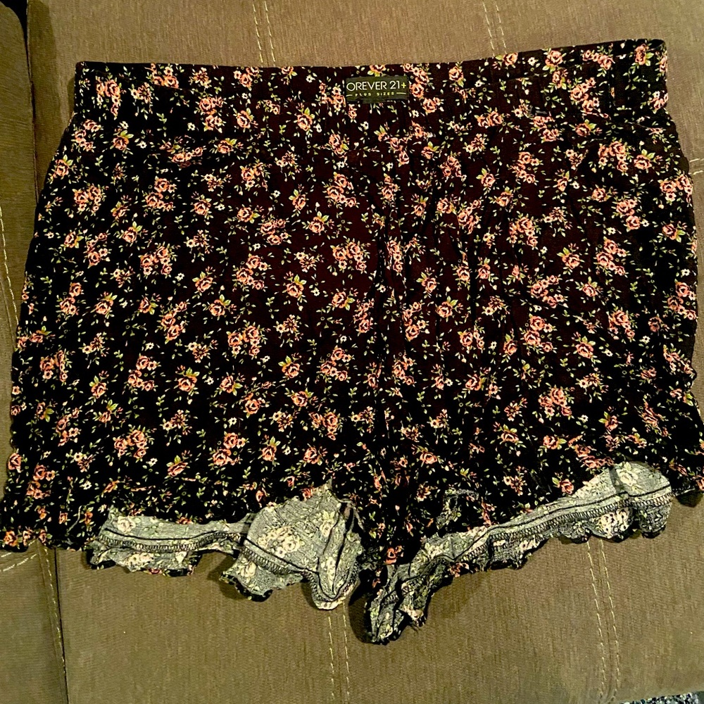 Women’s floral print shorts